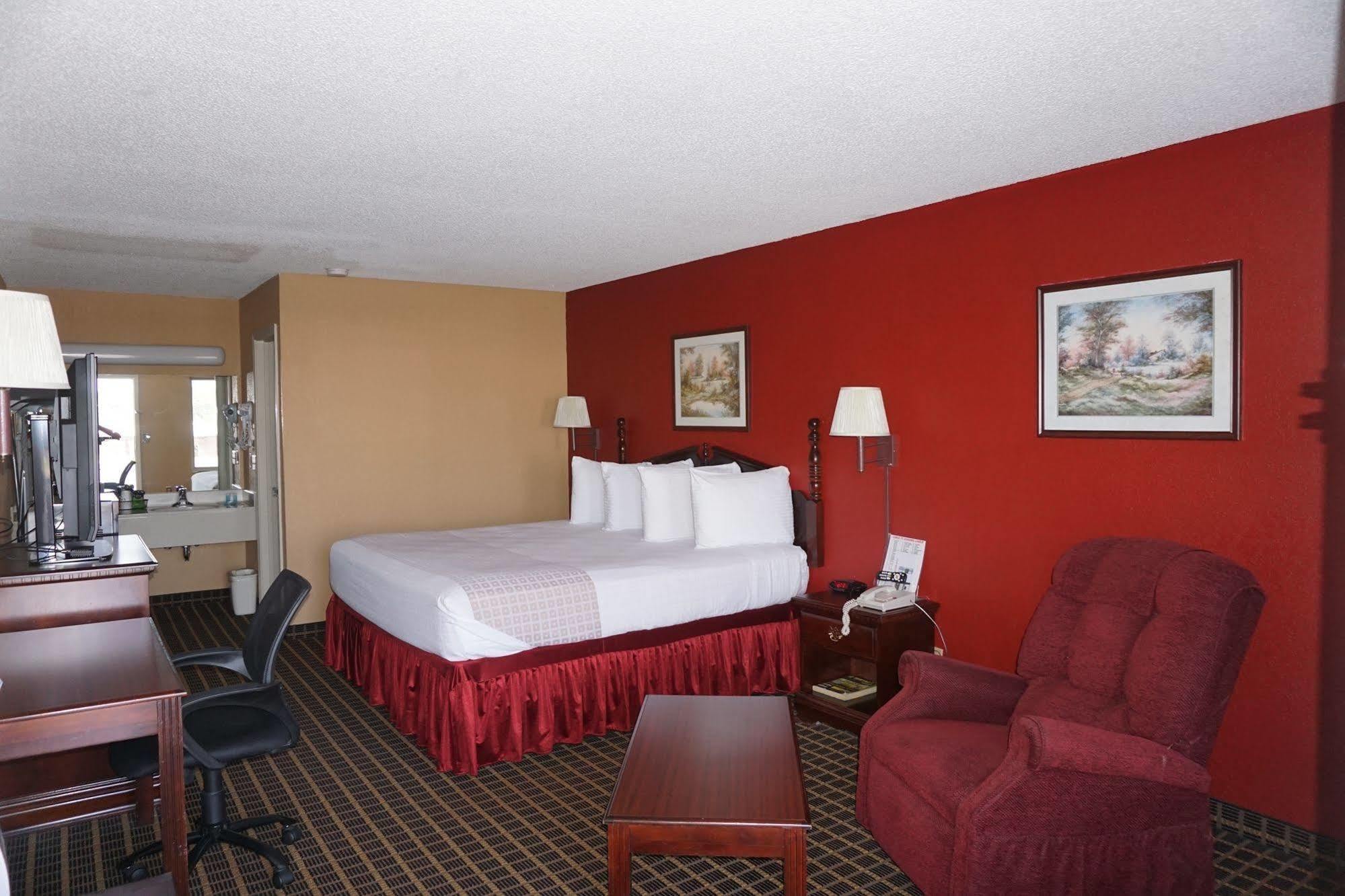 Star Plus Inn & Suites Selmer Luaran gambar