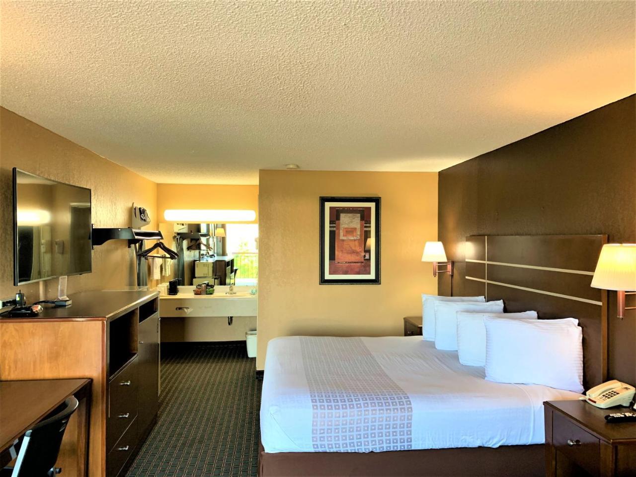 Star Plus Inn & Suites Selmer Luaran gambar